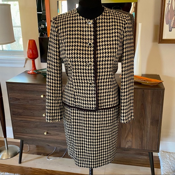 1990s 2 piece Wool Houndstooth Tweed Fully Lined Dress Suit Jacket Skirt perfect - Picture 2 of 10